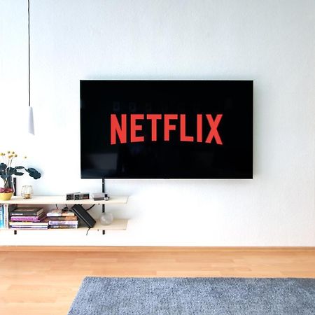 Vonbehling Boutique Apartment Mit 65Zoll Tv Und Designerstuecken Halle  Exteriör bild