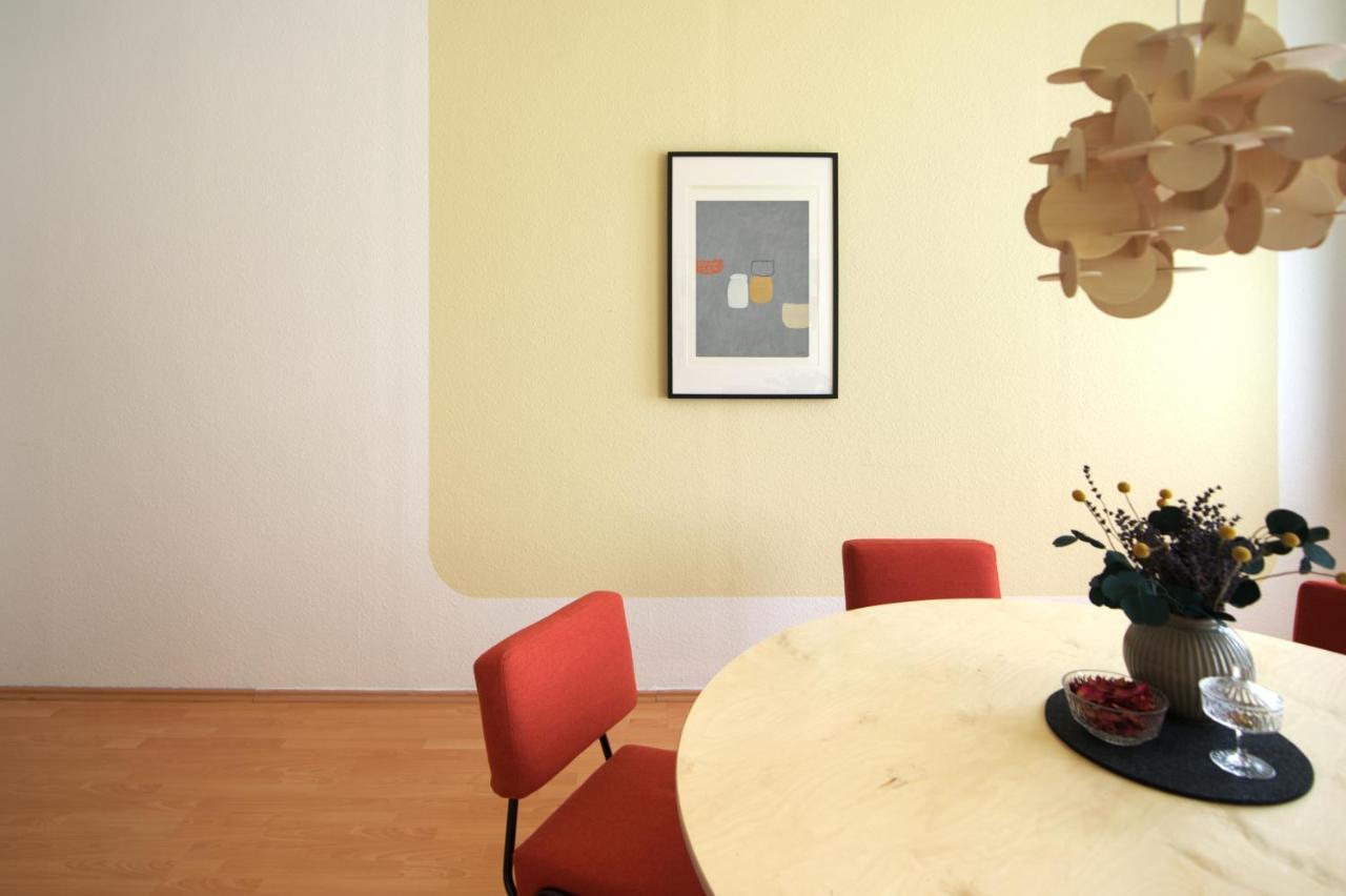 Vonbehling Boutique Apartment Mit 65Zoll Tv Und Designerstuecken Halle  Exteriör bild