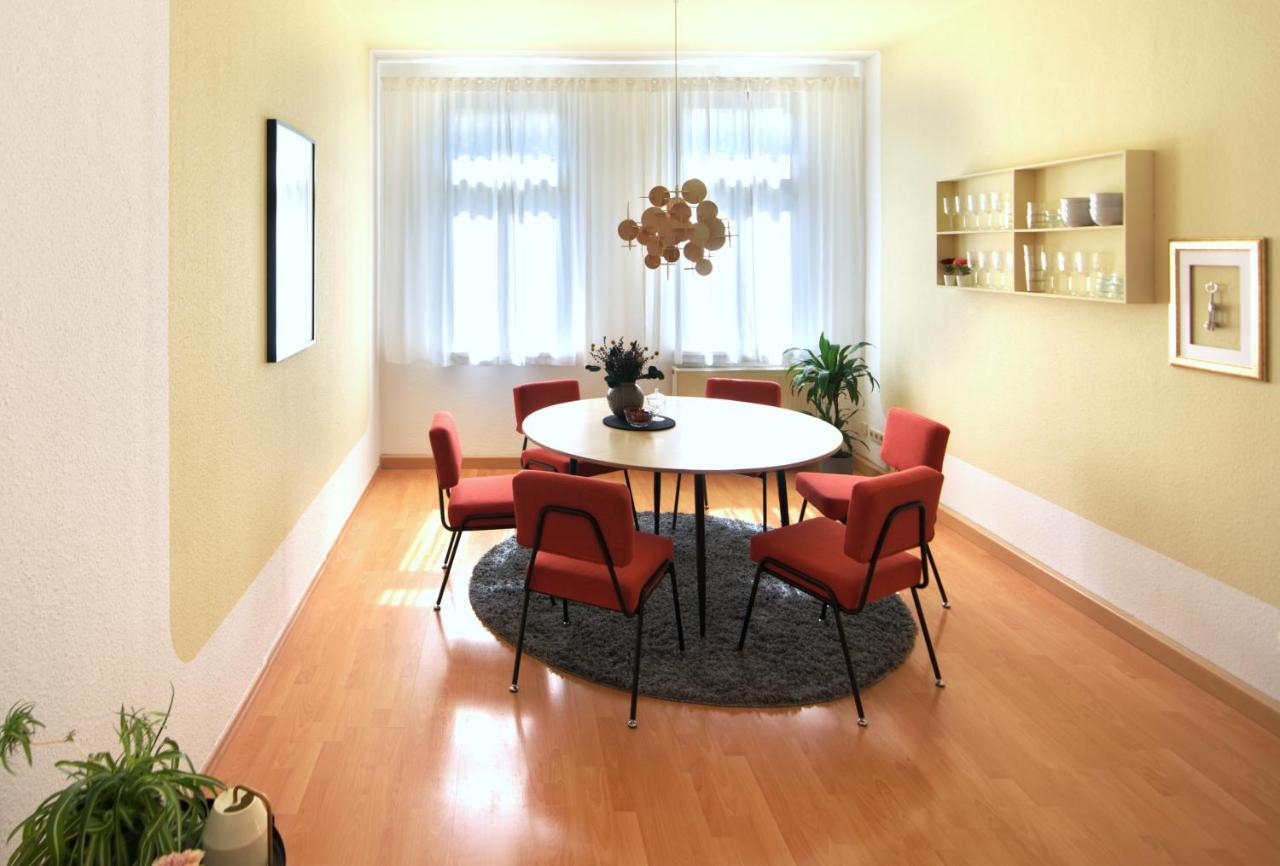 Vonbehling Boutique Apartment Mit 65Zoll Tv Und Designerstuecken Halle  Exteriör bild