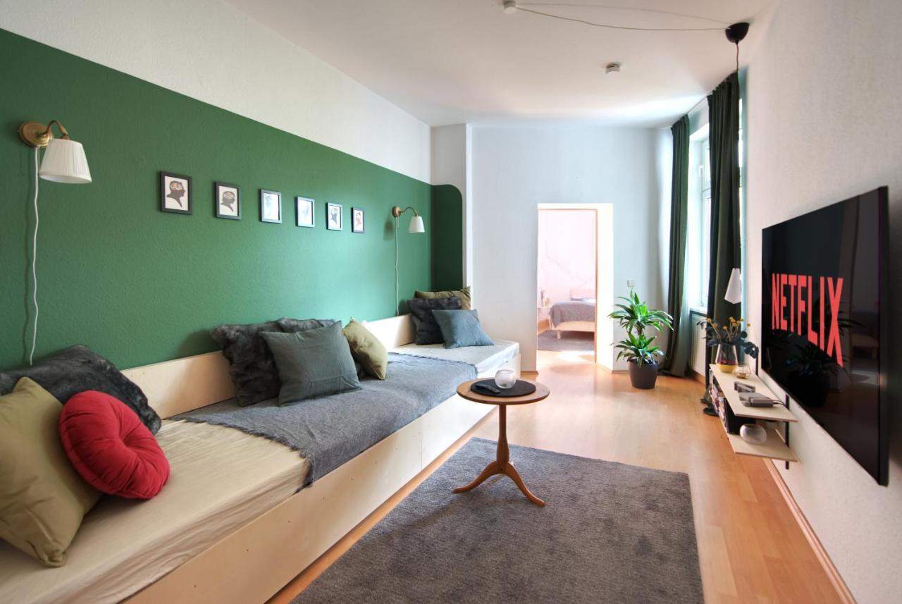 Vonbehling Boutique Apartment Mit 65Zoll Tv Und Designerstuecken Halle  Exteriör bild