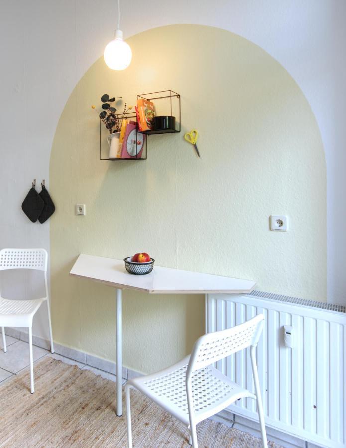 Vonbehling Boutique Apartment Mit 65Zoll Tv Und Designerstuecken Halle  Exteriör bild