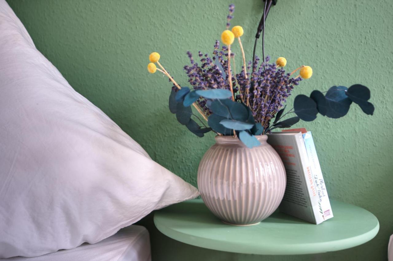 Vonbehling Boutique Apartment Mit 65Zoll Tv Und Designerstuecken Halle  Exteriör bild