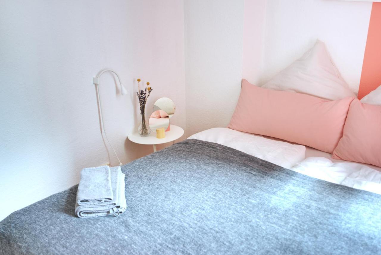 Vonbehling Boutique Apartment Mit 65Zoll Tv Und Designerstuecken Halle  Exteriör bild